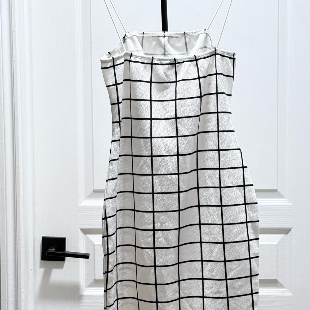 SHEIN White Dress with spaghetti straps. - Picture 2 of 3